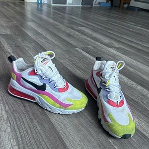 Nike Air270 react, Multi color. Condition: Sightly worn decent